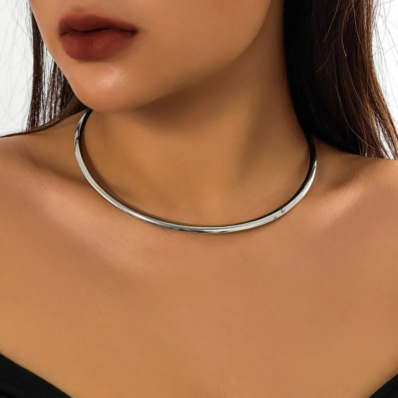 Colar Chocker Minimalista